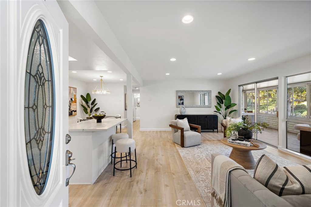 MLS #OC25178527 image #2