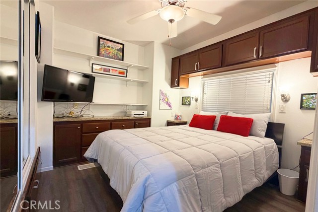 MLS #OC25252955 image #11