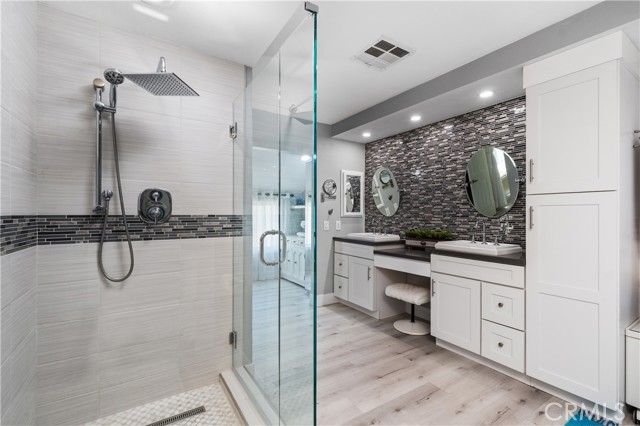 MLS #OC25253172 image #24