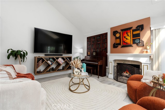 MLS #OC25253172 image #9