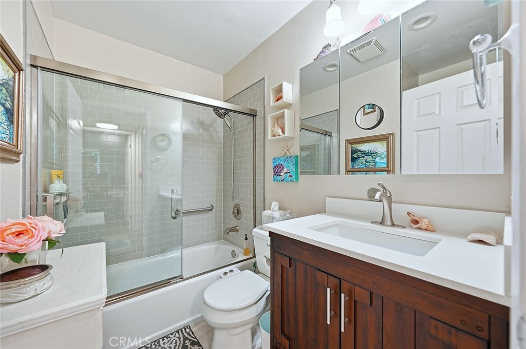 MLS #OC25253195 image #21