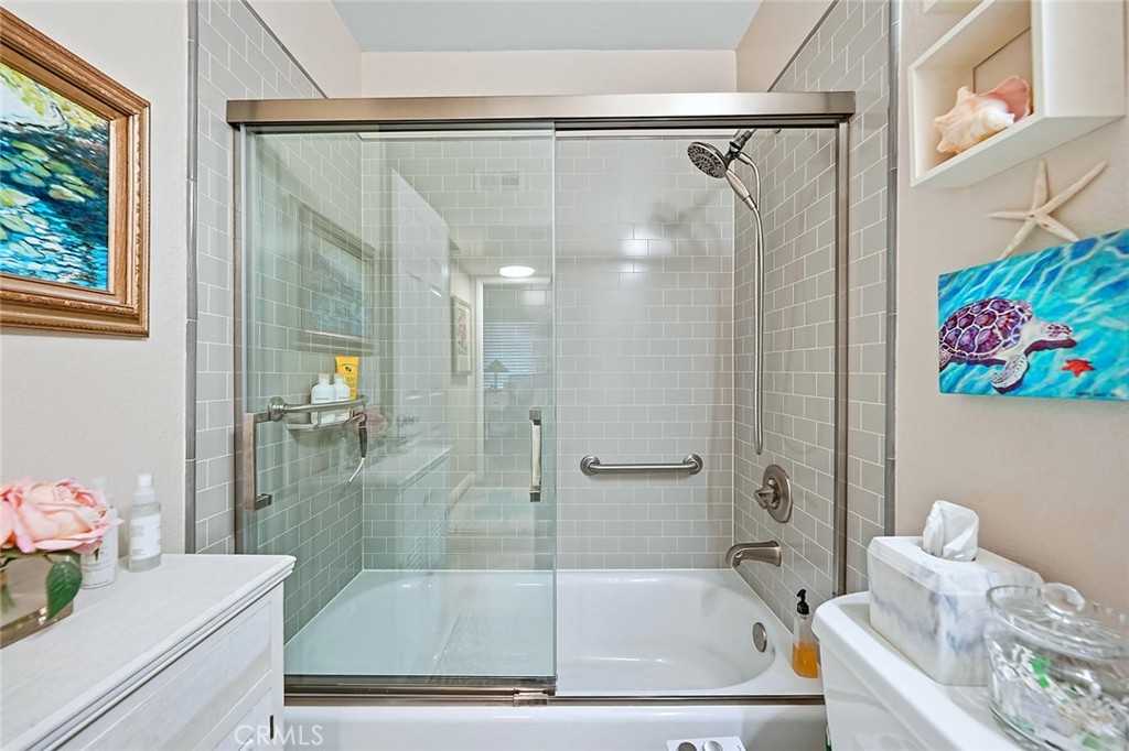 MLS #OC25253195 image #22