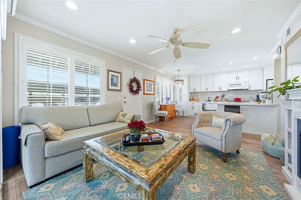 MLS #OC25253195 image #9