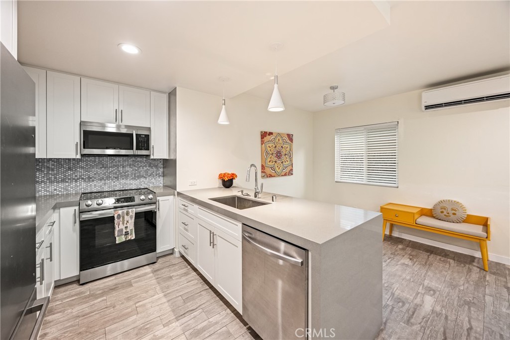 MLS #OC25253282 image #19