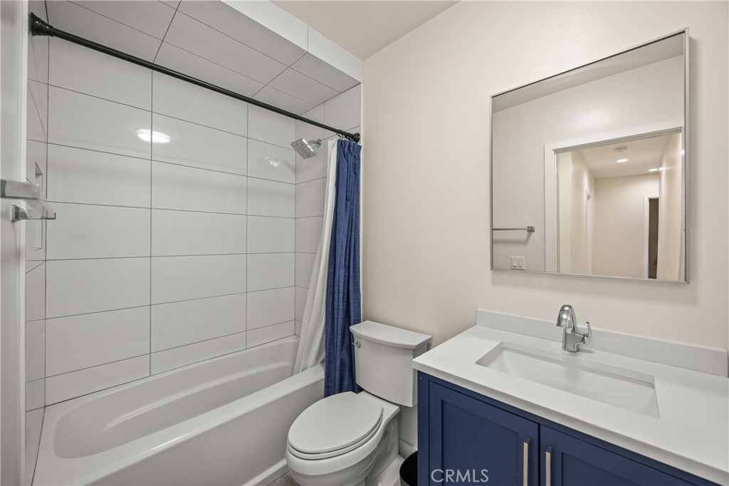 MLS #OC25253282 image #23