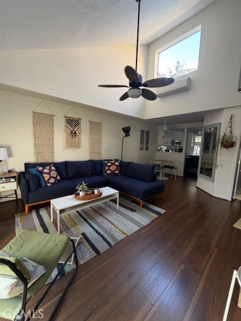 MLS #OC25253295 image #0