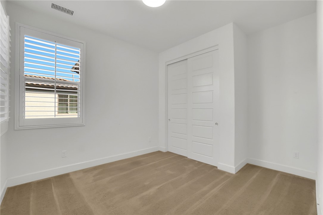 MLS #OC25253332 image #11