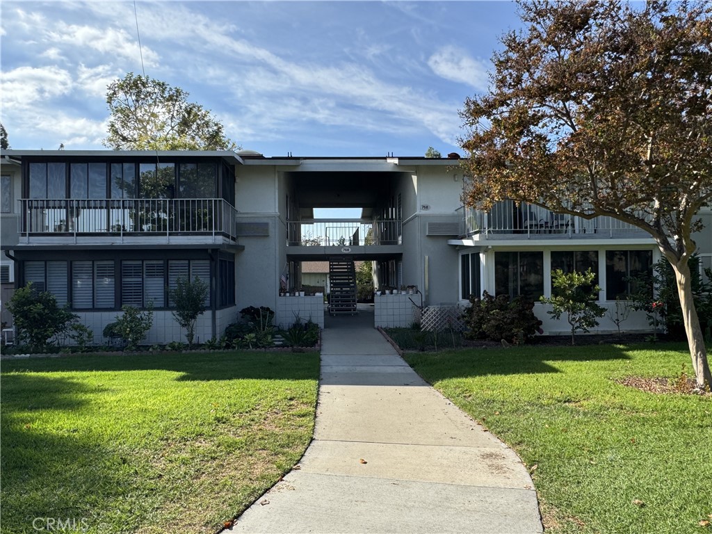 MLS #OC25253334 image #1