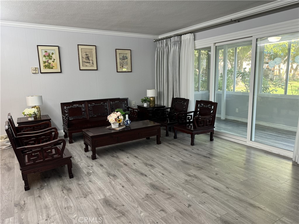 MLS #OC25253334 image #4