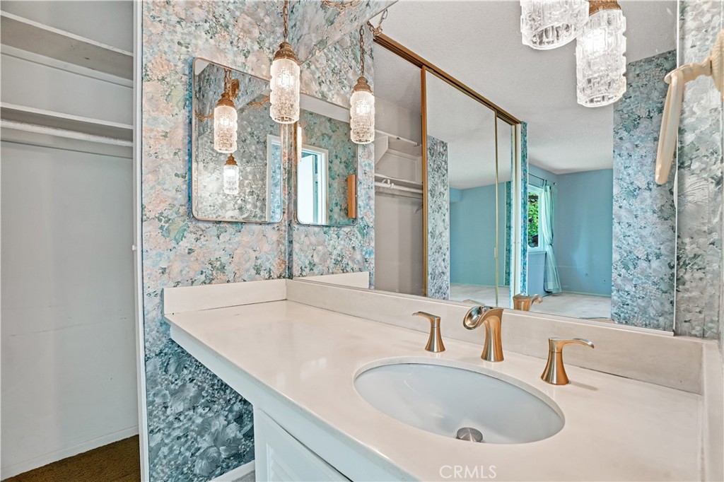 MLS #OC25253377 image #11