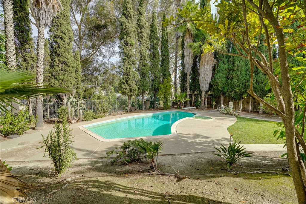 MLS #OC25253377 image #24