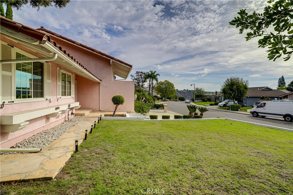 MLS #OC25253377 image #36