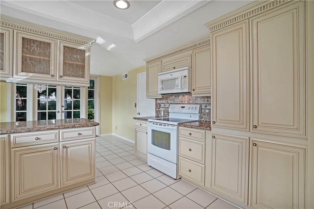 MLS #OC25253377 image #7