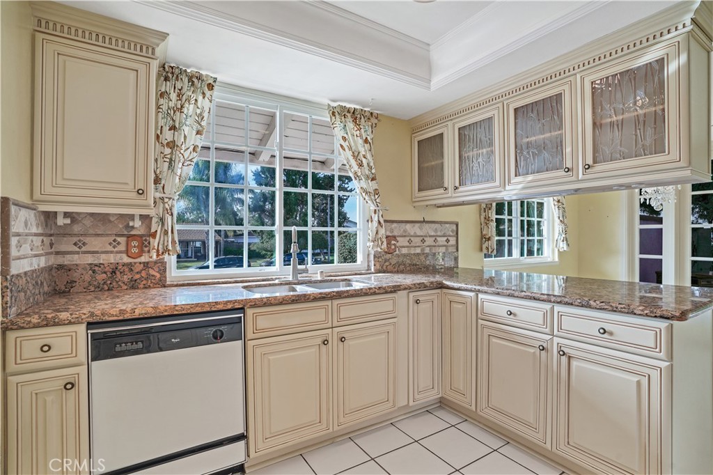 MLS #OC25253377 image #8