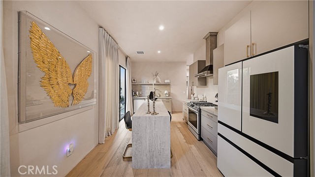 MLS #OC25253379 image #9