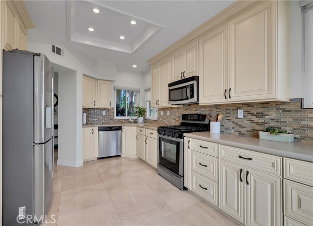 MLS #OC25253437 image #21