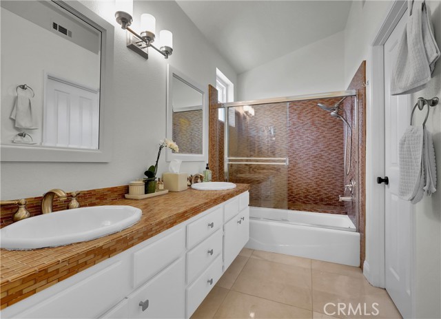 MLS #OC25253437 image #39