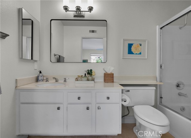 MLS #OC25253437 image #43