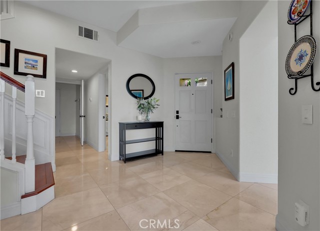 MLS #OC25253437 image #9