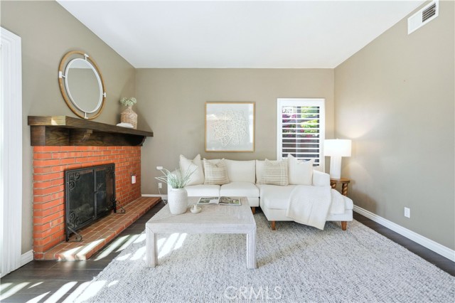 MLS #OC25253438 image #11