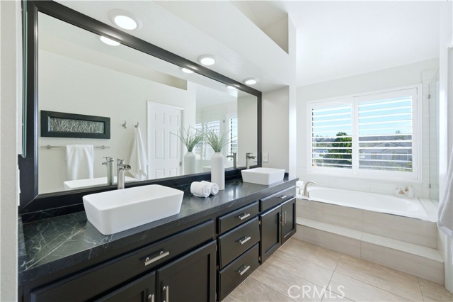 MLS #OC25253438 image #27