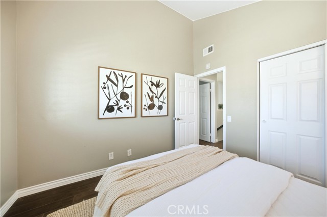 MLS #OC25253438 image #33