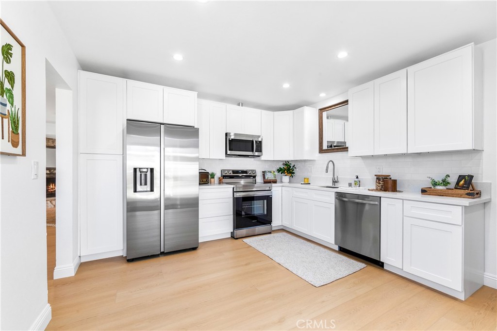 MLS #OC25253517 image #15