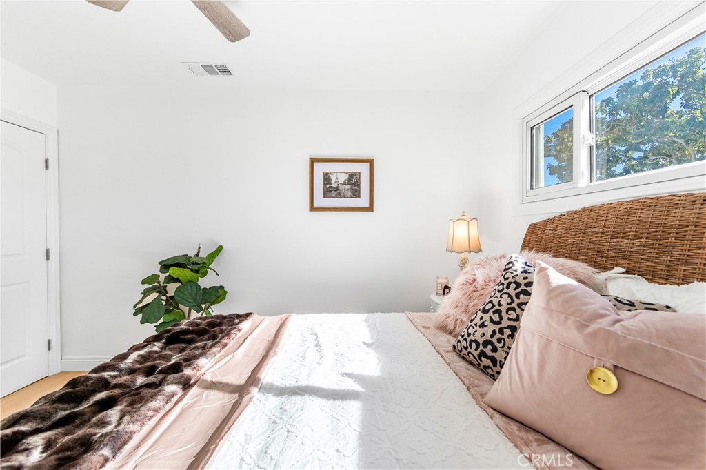 MLS #OC25253517 image #31