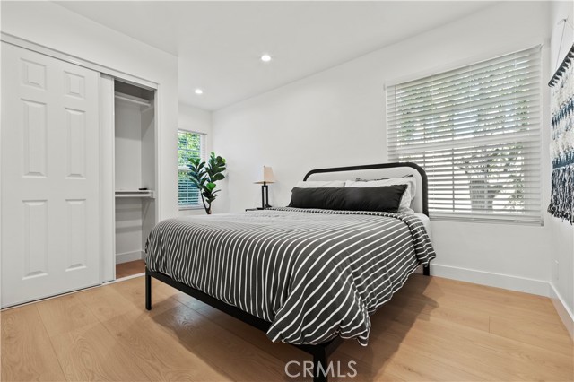 MLS #OC25253538 image #21