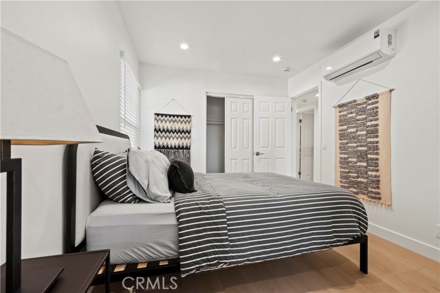 MLS #OC25253538 image #22