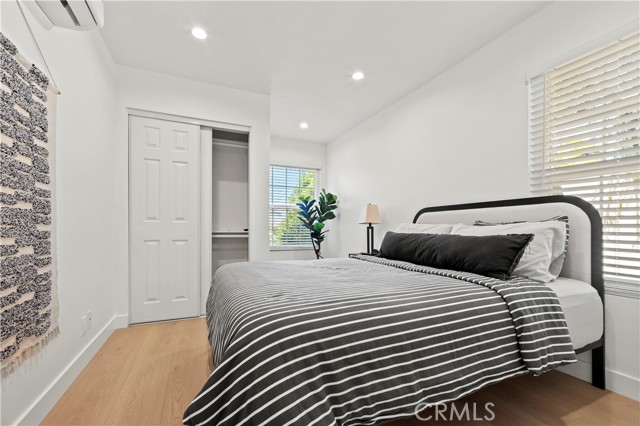 MLS #OC25253538 image #23