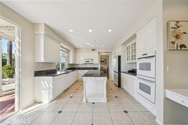 MLS #OC25253542 image #17