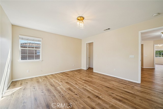 MLS #OC25253542 image #32