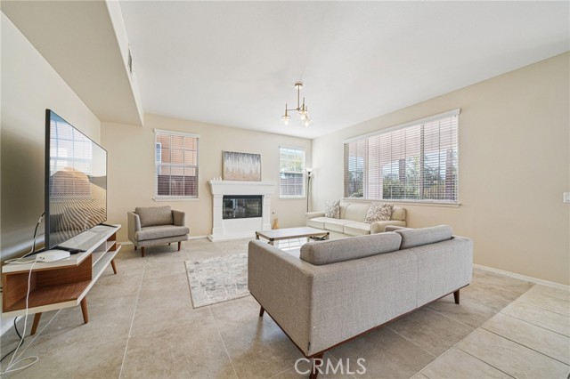 MLS #OC25253542 image #9