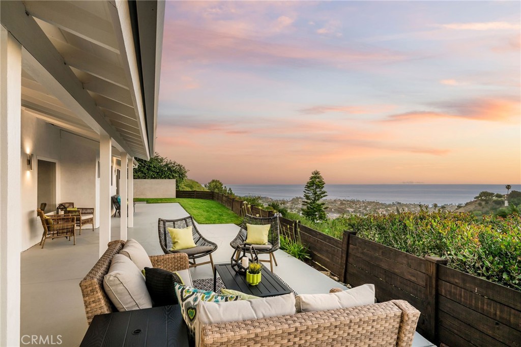 MLS #OC25253607 image #1