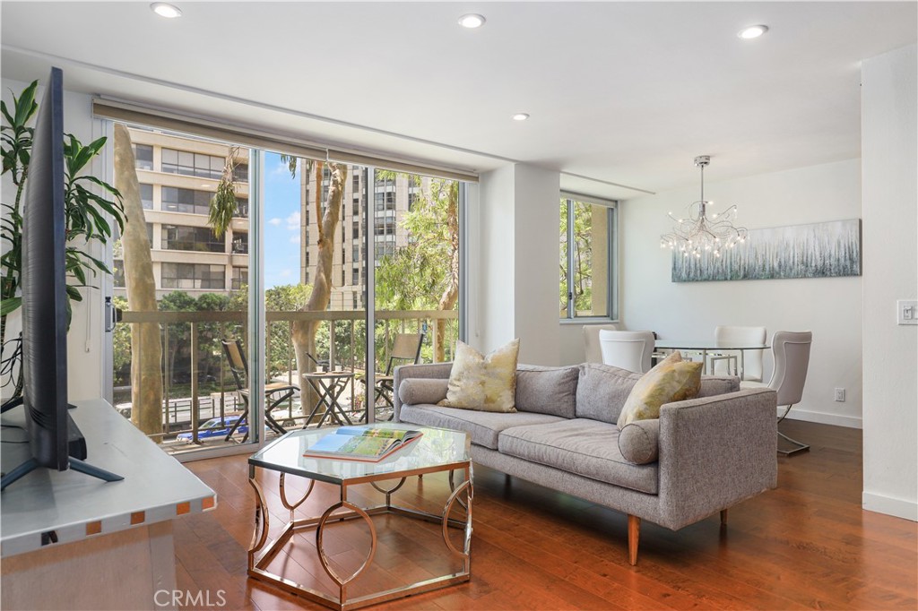 MLS #OC25253639 image #1