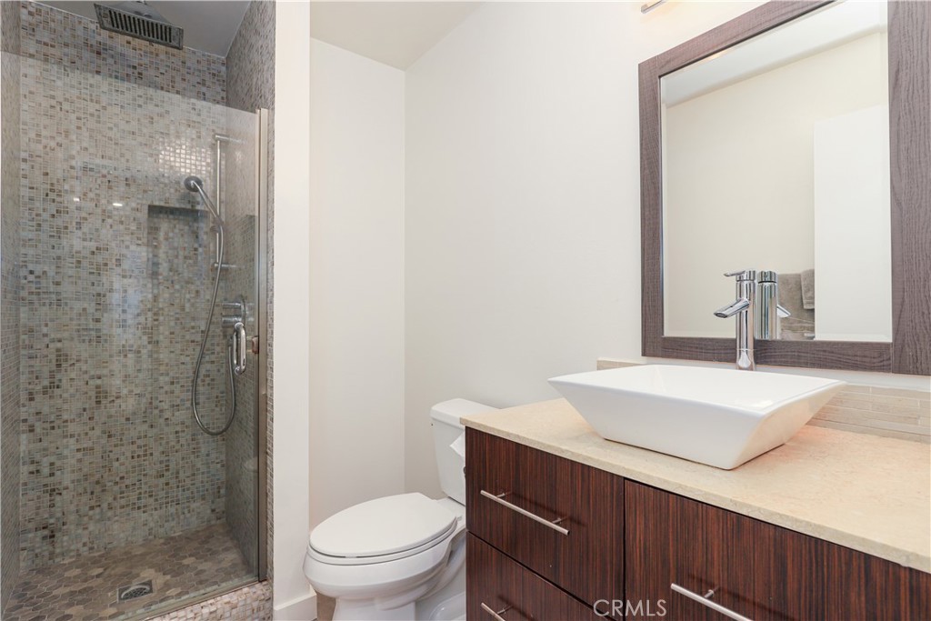 MLS #OC25253639 image #8