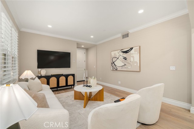 MLS #OC25253668 image #4