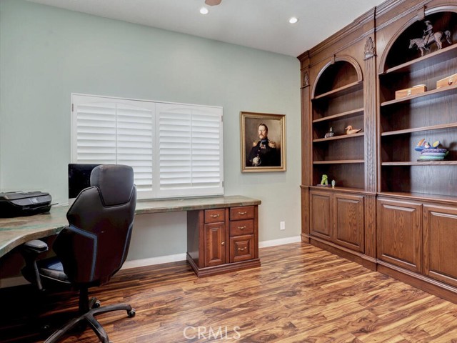 MLS #OC25253677 image #9