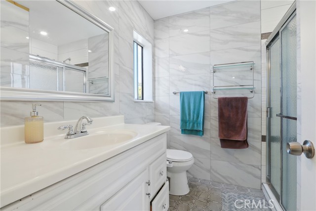 MLS #OC25253678 image #2