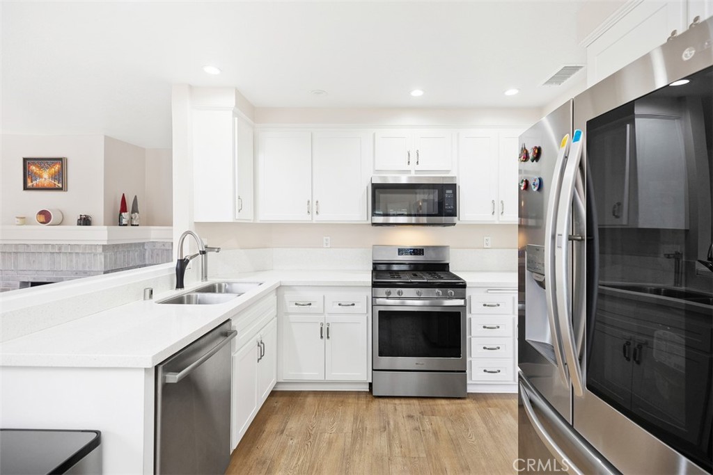 MLS #OC25253680 image #6