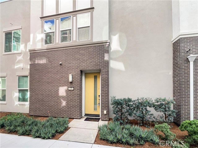 MLS #OC25253704 image #0