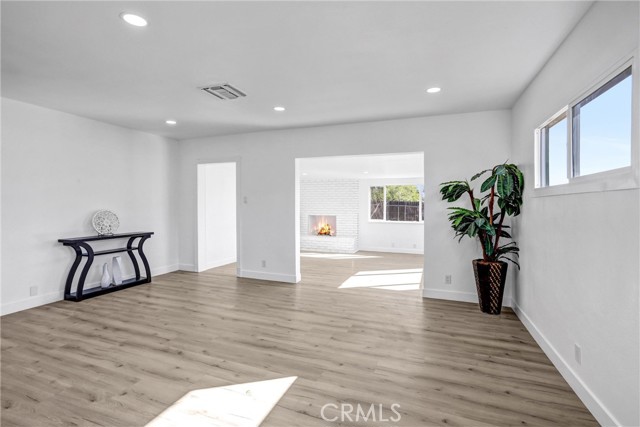 MLS #OC25253730 image #3