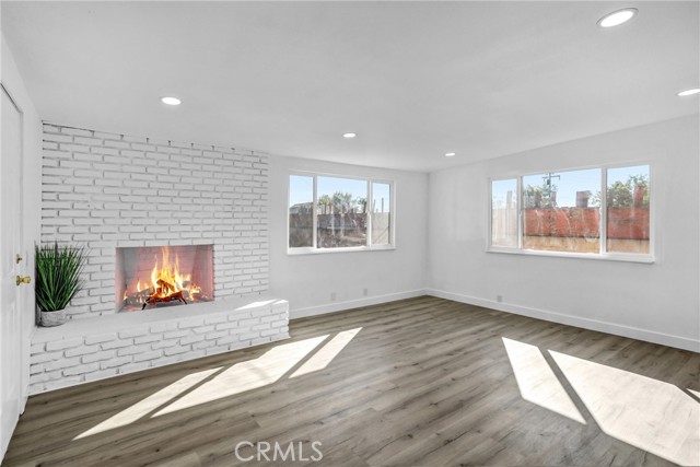 MLS #OC25253730 image #9