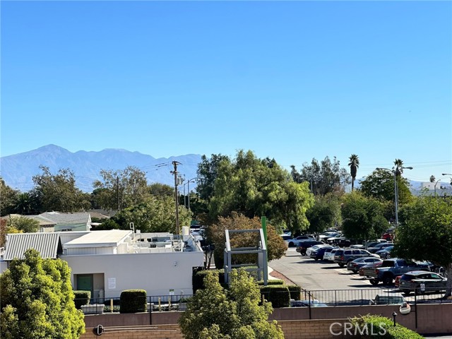 MLS #OC25253732 image #10