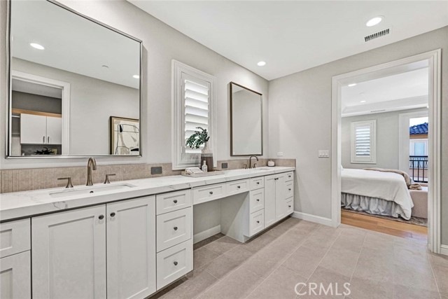 MLS #OC25253756 image #24