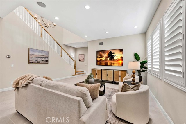 MLS #OC25253756 image #5