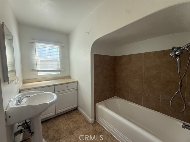 MLS #OC25253779 image #24