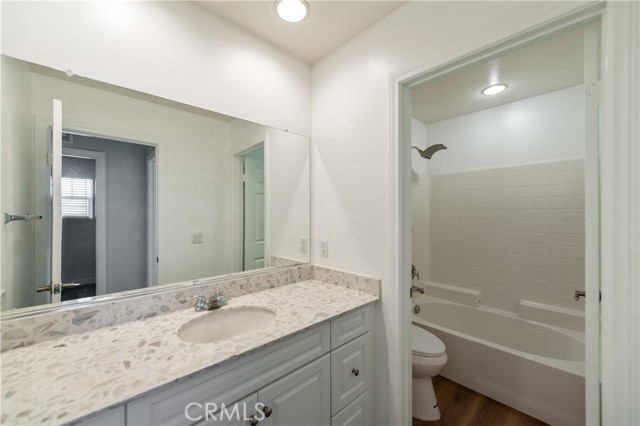 MLS #OC25253784 image #31