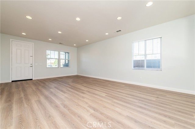 MLS #OC25253784 image #9